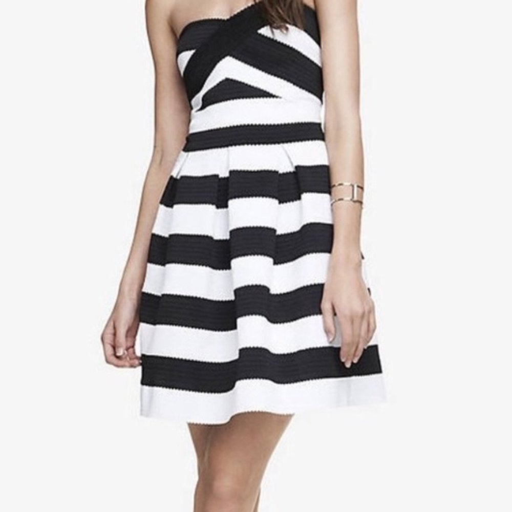 Express - Picture 2 of 11